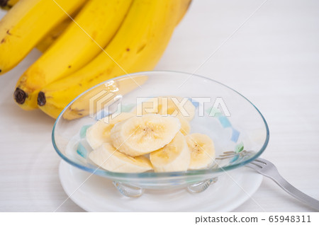 香蕉水果形象 65948311