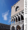 Venice doge's palace 65954889