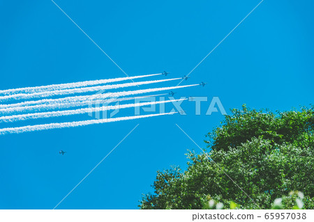 Blue Impulse over Tokyo 65957038
