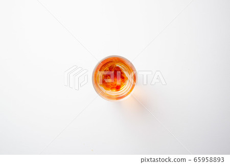 漱口水和杯子漱口水的杯子 65958893