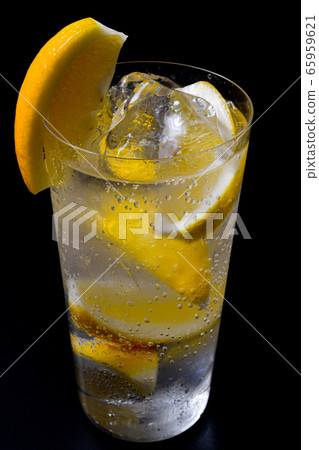 Chilled highballs and lemon sour Chilled highballs and lemon sour 65959621