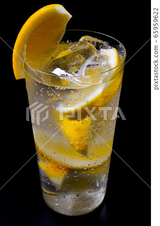 Chilled highballs and lemon sour Chilled highballs and lemon sour 65959622
