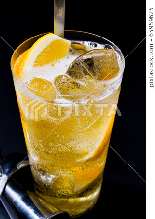 Chilled highballs and lemon sour Chilled highballs and lemon sour 65959625