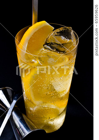 Chilled highballs and lemon sour Chilled highballs and lemon sour 65959626