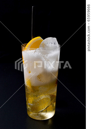 冷凍高球和檸檬酸 冷凍高球和檸檬酸 65959666