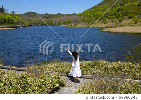 赤城山角滿夫和婦女 65960248