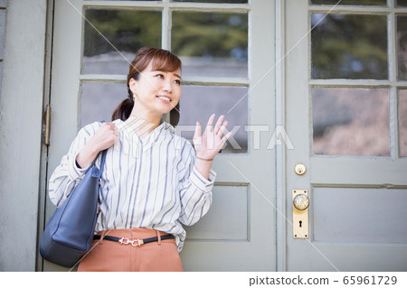 Casual business employee Casual business employee 65961729