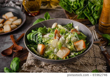 Delicious and simple ceasar salad Delicious and simple ceasar salad 65962746