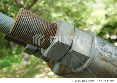Big rusted bolt 65963066