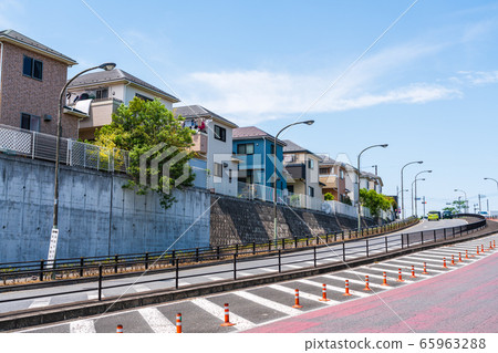 傾斜的住宅區 65963288