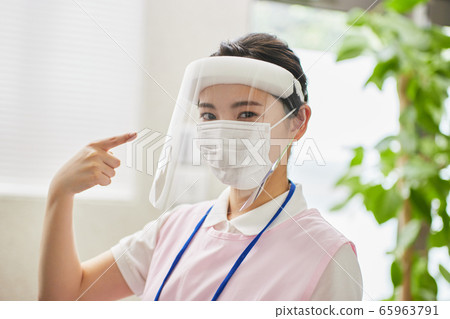 青年婦女醫學防護面罩電暈對策預防感染 65963791