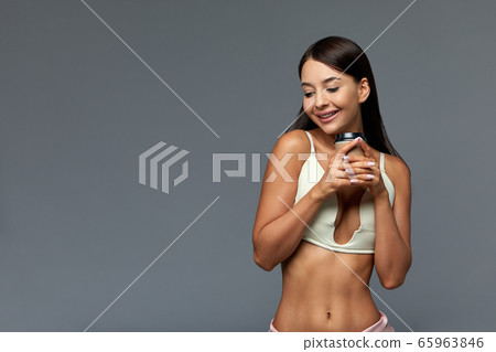 Beautiful Italian woman with coffee in - Stock Photo [65963846] - PIXTA