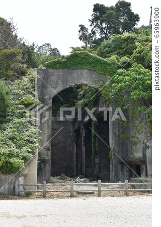 日本廣島奧久島上的一座古老而美麗的建築 65963900