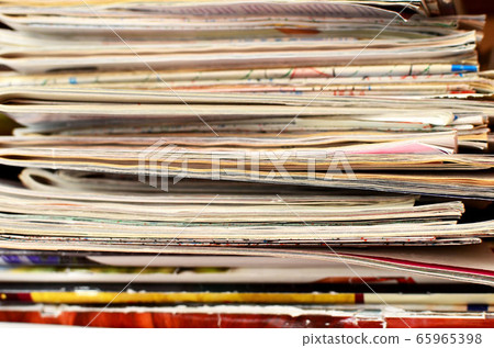 Extensive collection with a lot of glossy 65965398