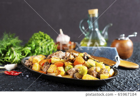 vegetabkes with meatballs vegetabkes with meatballs 65967184