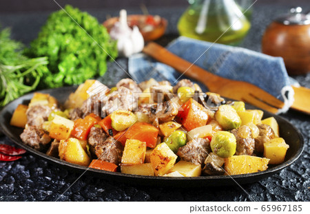 vegetabkes with meatballs vegetabkes with meatballs 65967185