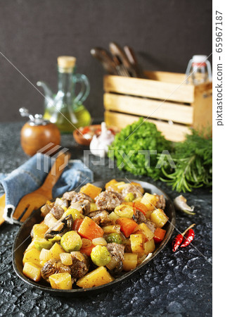 vegetabkes with meatballs vegetabkes with meatballs 65967187