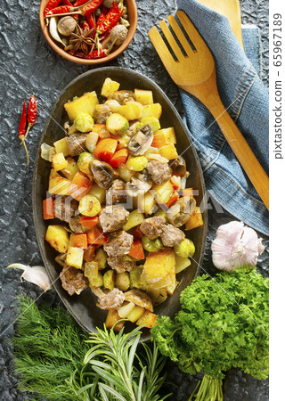 vegetabkes with meatballs vegetabkes with meatballs 65967189