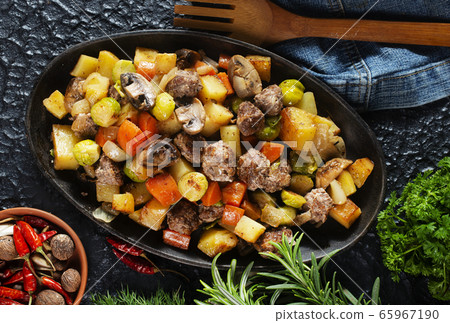 vegetabkes with meatballs vegetabkes with meatballs 65967190