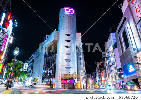 2020年5月拍攝的澀谷城市景觀夜景（東京澀谷區，東京） 65969720