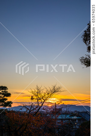 金海光明寺的秋天,從地面到盆地的黃昏 金海光明寺的秋天,從地面到盆地的黃昏 65974035