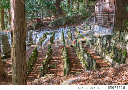 Shiojiri City, Niizo Jizo at Naraijuku Shiojiri City, Niizo Jizo at Naraijuku 65975626