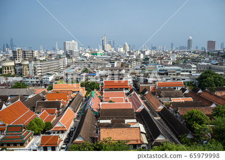 A beautiful view of Golden Mount in the city. 65979998