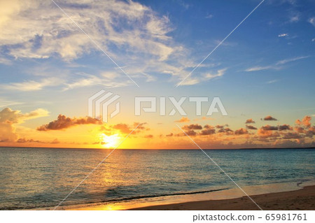 Dusk of Okinawa Miyakojima Dusk of Okinawa Miyakojima 65981761
