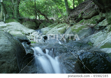 Benten rock 65982165