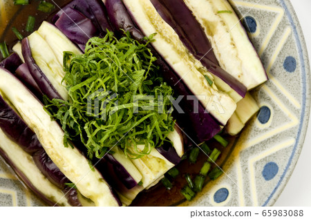 Steamed eggplant soup sauce 65983088