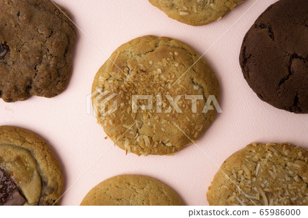 Various delicious cookies 65986000