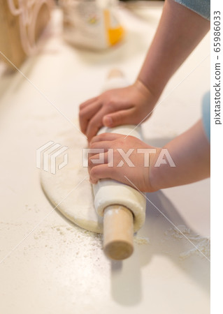 Hand-made udon 65986033