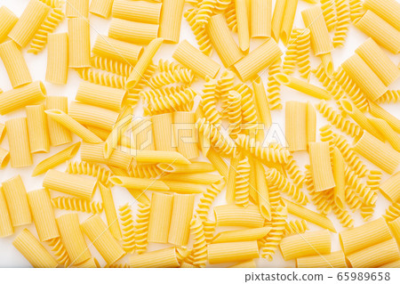 Short pasta Short pasta 65989658