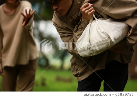 Snatching image Snatching image 65989755