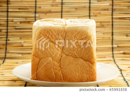 Bread (square bread). Bread (square bread). 65991838