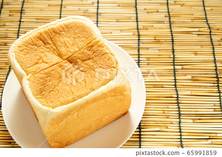 麵包（方麵包）。 65991859