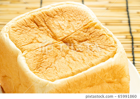 Up of bread (square bread). 65991860