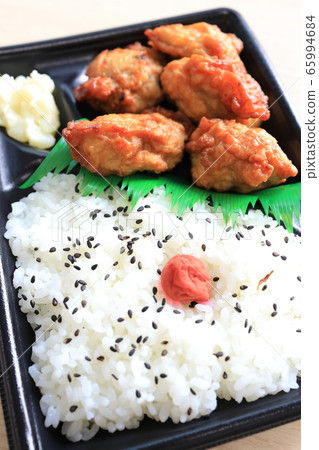 從美味的雞肉炒午餐 從美味的雞肉炒午餐 65994684