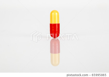 Pills, medicines 65995865