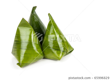 Kueh Kochi or Koci is  Asian dumpling made from glutinous rice flour 65996829