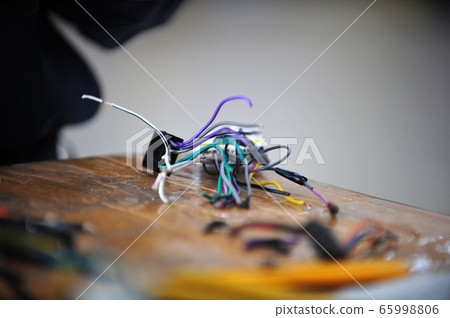Electronics wire repair 65998806