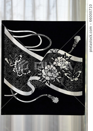 Flowers and butterflies on Ise paper Flowers and butterflies on Ise paper 66000710
