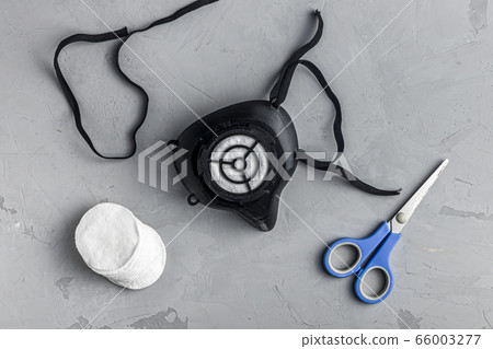 protective mask is printed on a 3D printer. 66003277