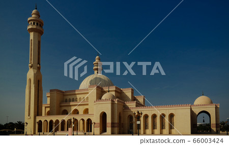 Exterior view to Al Fateh Mosque, Manama, Bahrain 66003424