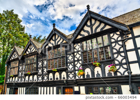 Traditional Tudor English style house in Chester, England Traditional Tudor English style house in Chester, England 66003494
