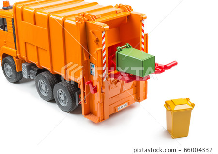 little toy garbage trucks