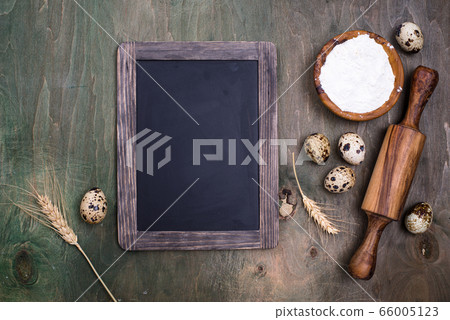 Baking concept with rolling pin 66005123