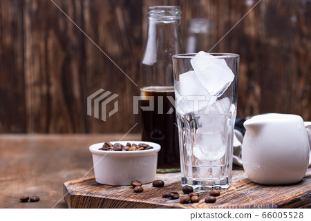Glass with ice for cold brew coffee Glass with ice for cold brew coffee 66005528