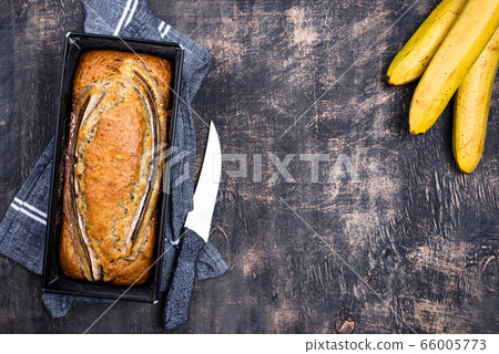 Banana bread or loaf cake Banana bread or loaf cake 66005773