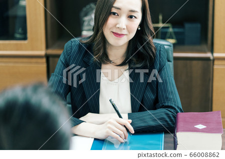Lawyer prosecutor woman consultation 66008862